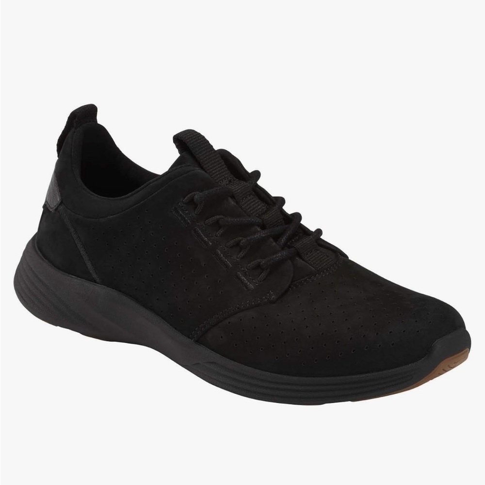 Earth Scenic Quartz black womenโs sneaker size 9.5 excellent condition